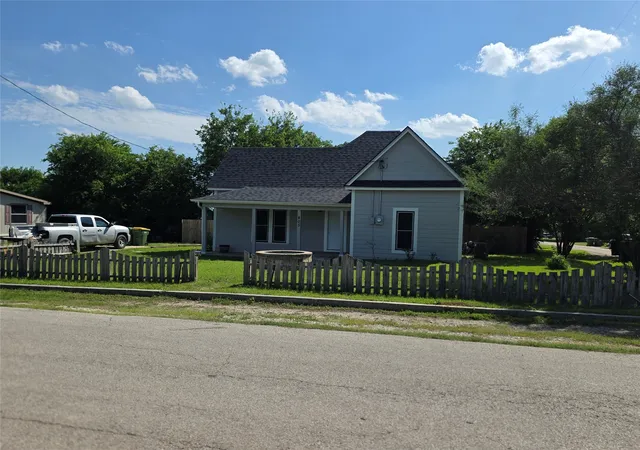 Homes for sale in Godley, TX | 405 W Graham St, Godley, TX 76044 | MLS# 21251218