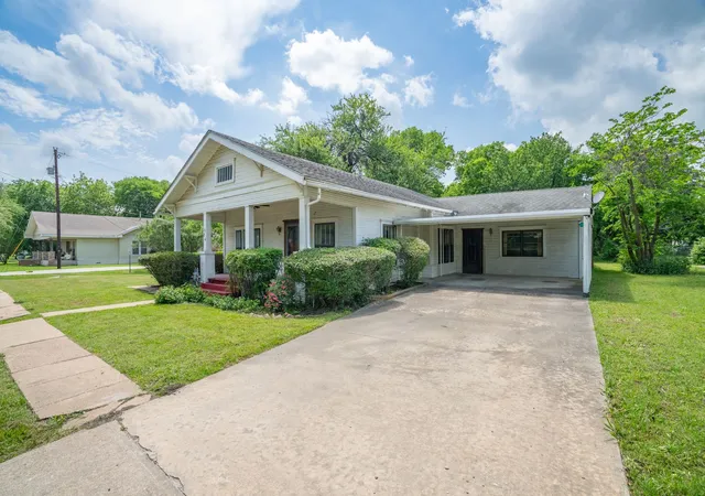Photo 2 of Single family home for sale at 604 S Pearl St, Trenton, TX 75490 | MLS# 21251208 | Listing updated on 2026-08-22