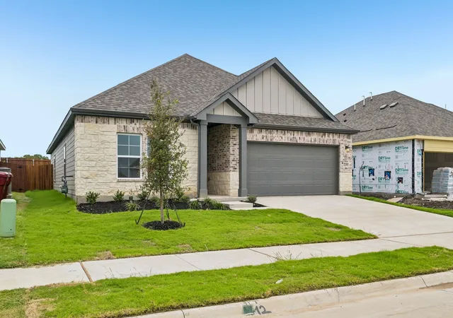 Photo 3 of Single family home for sale at 2209 Trailside Dr, Sherman, TX 75092 | MLS# 21251239 | Listing updated on 2026-10-06
