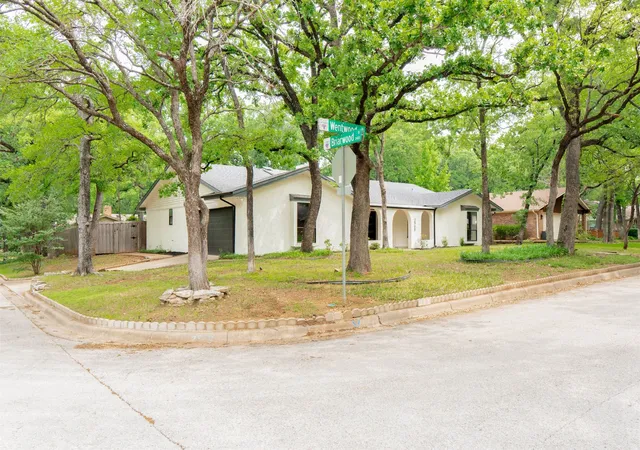 Homes for sale in Grapevine, TX | 2958 Wentwood Dr, Grapevine, TX 76051 | MLS# 21251238