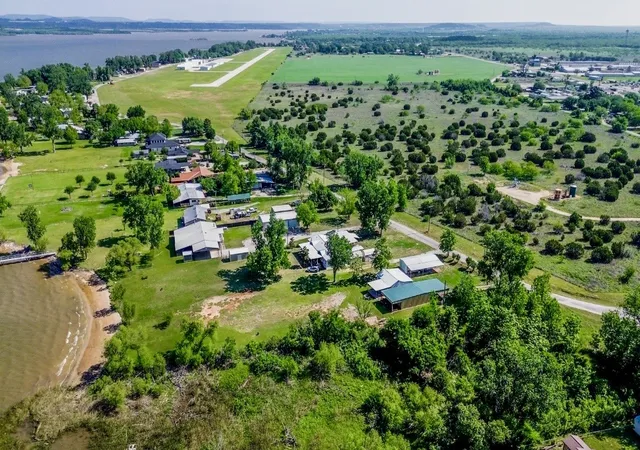 Homes for sale in Possum Kingdom Lake, TX | 1141 Airport Rd, Possum Kingdom Lake, TX 76449 | MLS# 21249778
