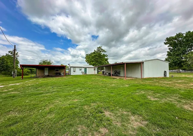 Homes for sale in Possum Kingdom Lake, TX | 1141 Airport Rd, Possum Kingdom Lake, TX 76449 | MLS# 21249778
