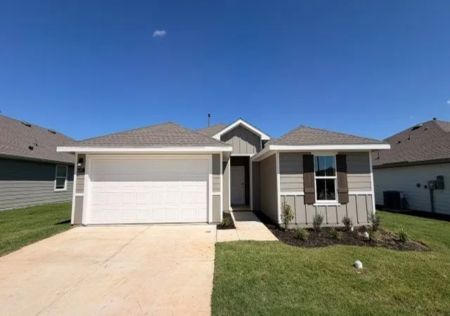 Single family home for sale at 185 Mlm Pkwy, Bridgeport, TX 76246 | MLS# 21249683