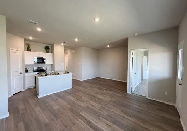 Photo 3 of Single family home for sale at 177 Mlm Pkwy, Bridgeport, TX 76426 | MLS# 21250277 | Listing updated on 2026-09-16