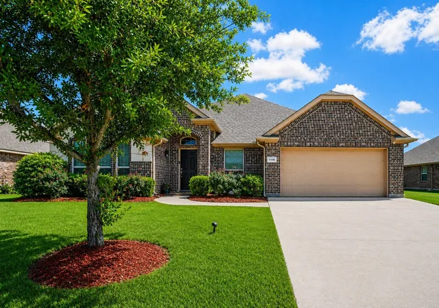 Homes for sale in Glenn Heights, TX | 1108 Daventry Dr, Glenn Heights, TX 75154 | MLS# 21251364