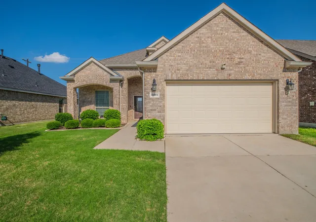 Homes for sale in Little Elm, TX | 2001 Lake Pine Dr, Little Elm, TX 75068 | MLS# 21251365