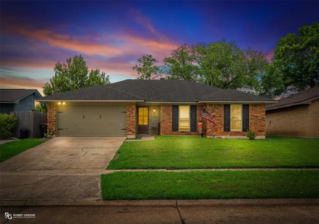 Homes for sale in Bossier City, LA | 5411 Sage Dr, Bossier City, LA 71112 | MLS# 21251363
