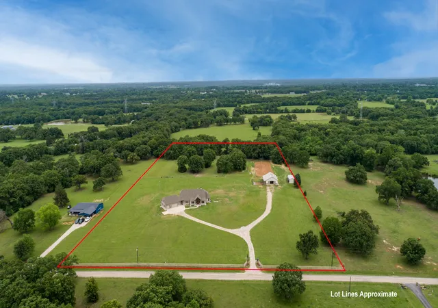 Photo 3 of Single family home for sale at 3317 Vz County Road 1804, Grand Saline, TX 75140 | MLS# 21251060 | Listing updated on 2026-09-17