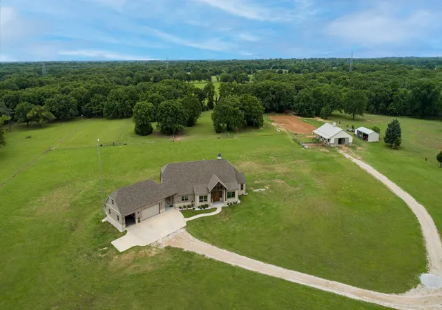 Photo 4 of Single family home for sale at 3317 Vz County Road 1804, Grand Saline, TX 75140 | MLS# 21251060 | Listing updated on 2026-09-17