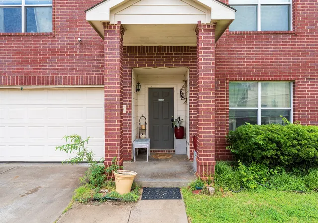 Photo 3 of Single family home for sale at 8100 Colbi Ln, Fort Worth, TX 76120 | MLS# 21251200 | Listing updated on 2026-08-17
