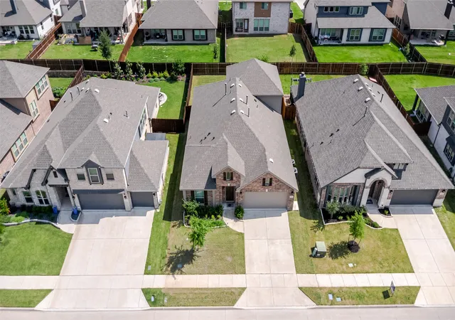Photo 3 of Single family home for sale at 452 W Autumn Hill Blf, Lavon, TX 75166 | MLS# 21247477 | Listing updated on 2026-08-21