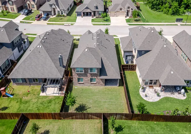 Photo 4 of Single family home for sale at 452 W Autumn Hill Blf, Lavon, TX 75166 | MLS# 21247477 | Listing updated on 2026-08-21