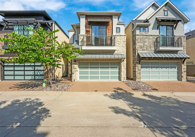 Homes for sale in Dallas, TX | 7880 Minglewood Ln, Dallas, TX 75231 | MLS# 21246894
