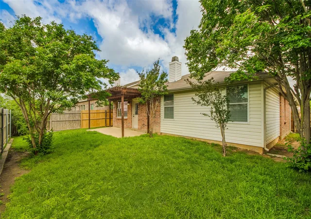 Homes for sale in Fort Worth, TX | 1720 Rialto Wy, Fort Worth, TX 76247 | MLS# 21217044