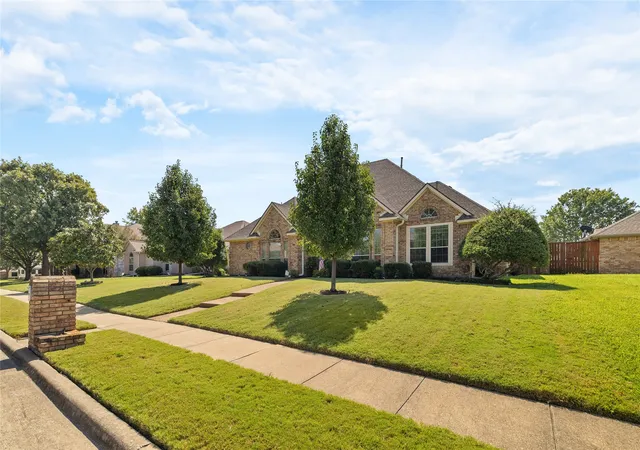 Photo 2 of Single family home for sale at 820 Foxwood Ln, Wylie, TX 75098 | MLS# 21251533 | Listing updated on 2026-10-01