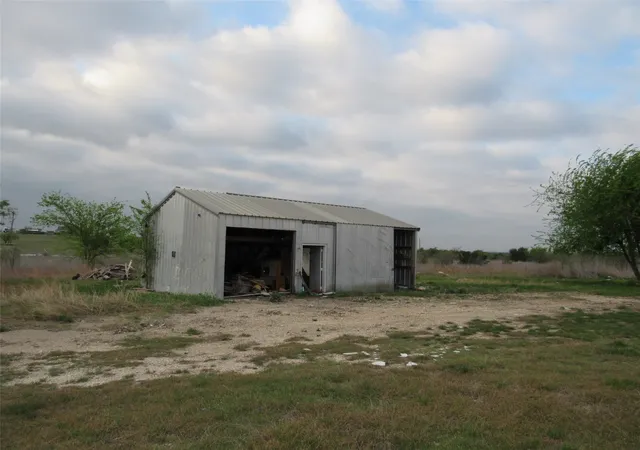 Homes for sale in Valley Mills, TX | 556 Private Road 3551, Valley Mills, TX 76689 | MLS# 21250665