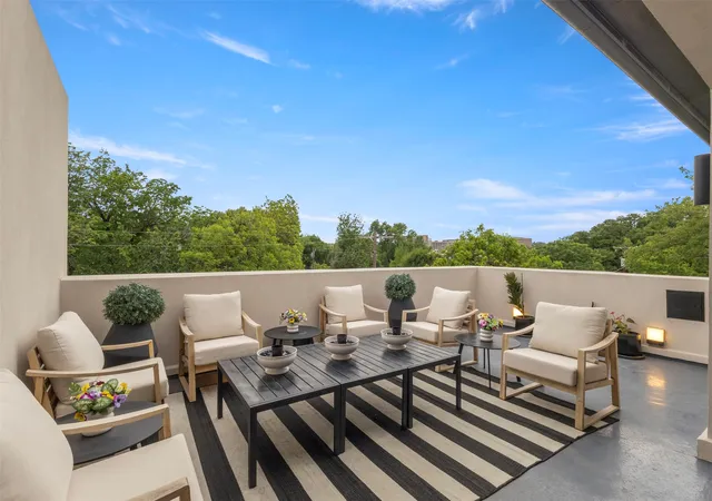 Photo 3 of Townhouse for sale at 2807 Wingate St, Fort Worth, TX 76107 | MLS# 21245934 | Listing updated on 2026-07-22