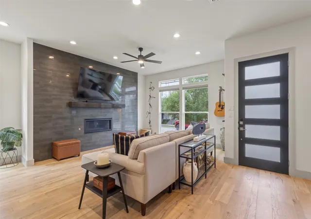 Photo 4 of Townhouse for sale at 2807 Wingate St, Fort Worth, TX 76107 | MLS# 21245934 | Listing updated on 2026-07-22