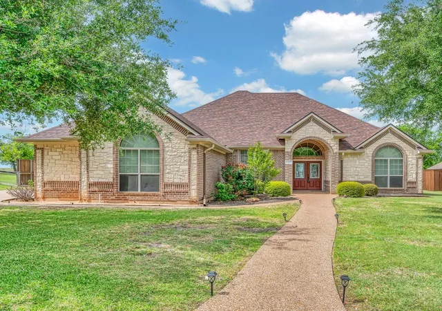 Photo 1 of Sale Pending at 1405 Val Halla Park, Waco, TX 76706 | MLS# 21242132 | Listing updated on 2026-07-25