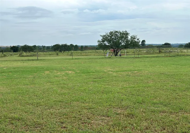 3rd image of 11602 Mitchell Bend Ct, Granbury, TX 76048 | MLS# 21251669