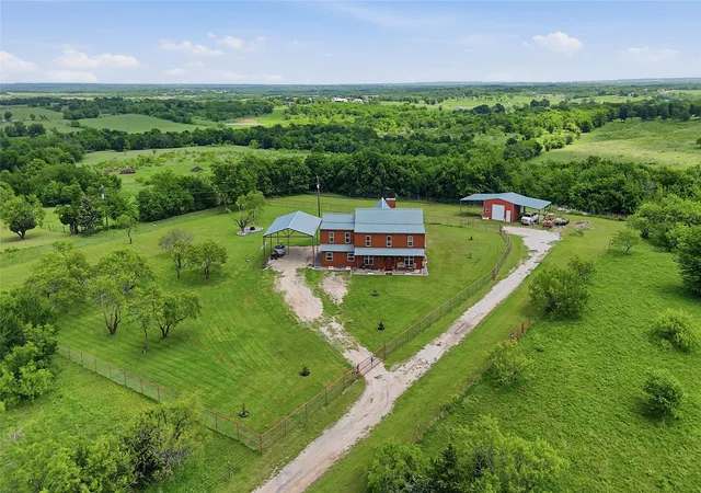 Photo 1 of Single family home for sale at 4652 Old Southmayd Rd, Sherman, TX 75092 | MLS# 21249800 | Listing updated on 2026-07-23