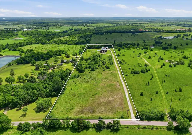 Photo 2 of Single family home for sale at 4652 Old Southmayd Rd, Sherman, TX 75092 | MLS# 21249800 | Listing updated on 2026-07-23