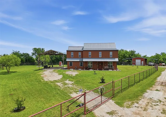 Photo 3 of Single family home for sale at 4652 Old Southmayd Rd, Sherman, TX 75092 | MLS# 21249800 | Listing updated on 2026-07-23