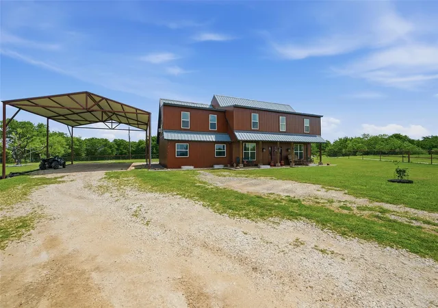 Photo 4 of Single family home for sale at 4652 Old Southmayd Rd, Sherman, TX 75092 | MLS# 21249800 | Listing updated on 2026-07-23