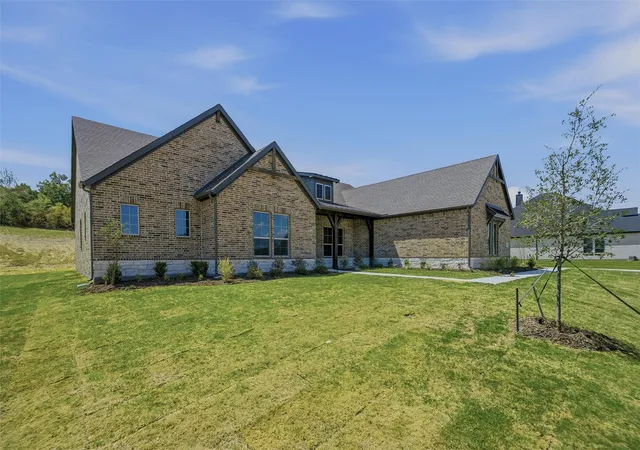 Photo 3 of Single family home for sale at 536 Lantana Dr, Weatherford, TX 76082 | MLS# 21251702 | Listing updated on 2026-10-07