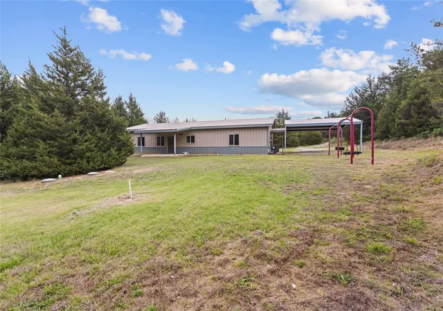 Photo 3 of Single family home for sale at 1229 Country Rd 3105, Bonham, TX 75418 | MLS# 21248979 | Listing updated on 2026-10-01