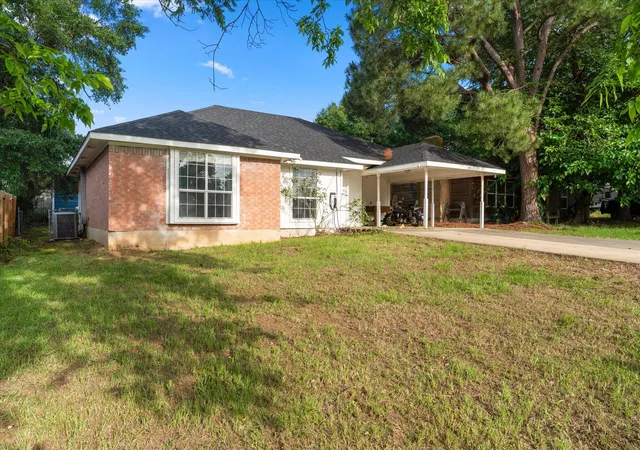Photo 1 of Single family home for sale at 316 Coral Reef St, Gun Barrel City, TX 75156 | MLS# 21251888 | Listing updated on 2026-08-24