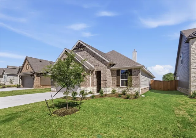 Photo 3 of Single family home for sale at 1233 Sabine River Ln, Springtown, TX 76082 | MLS# 21251897 | Listing updated on 2026-09-29