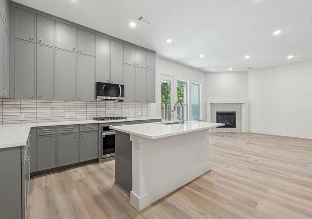 Photo 2 of Condo for sale at 126 Bridgewater Wy #38, Lake Dallas, TX 75065 | MLS# 21249703 | Listing updated on 2026-08-18