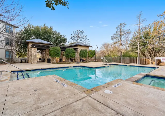 Listing Photo 2 - Condo for sale in building located at 452 Waters Edge Dr, Hickory Creek, TX 75065 - Unit #822