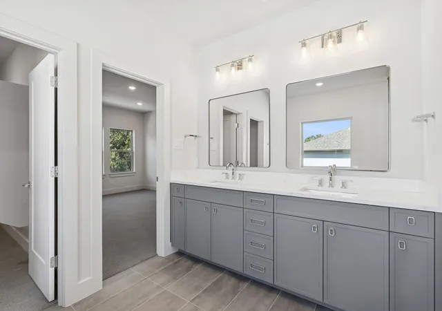 Photo 3 of Sale Pending at 452 Waters Edge Dr #822, Lake Dallas, TX 75065 | MLS# 21249009 | Listing updated on 2026-09-23