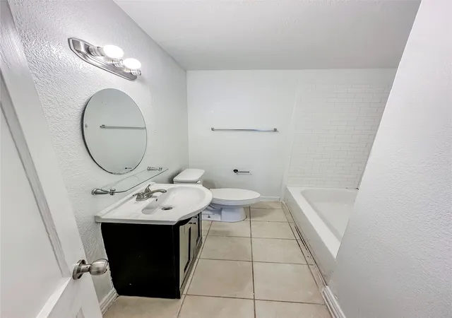 3rd image of 2404-2406 Colony Ct, Dallas, TX 75235 | MLS# 21251571