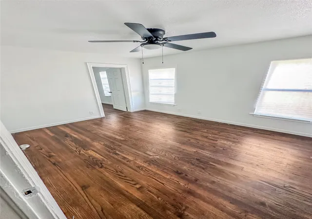 5th image of 2404-2406 Colony Ct, Dallas, TX 75235 | MLS# 21251571