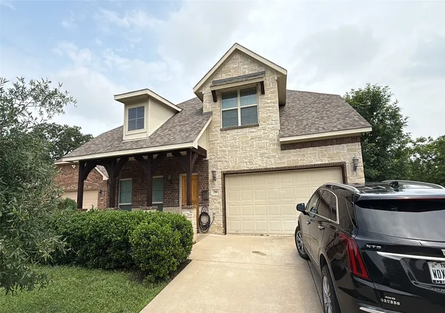 3rd image of 700 N Irving Heights Dr, Irving, TX 75061 | MLS# 21251990