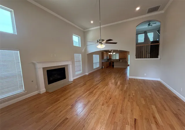 5th image of 700 N Irving Heights Dr, Irving, TX 75061 | MLS# 21251990