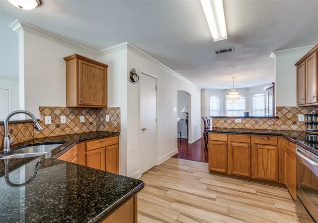 Photo 4 of Sale Pending at 2512 Calico Rock Dr, Fort Worth, TX 76131 | MLS# 21252039 | Listing updated on 2026-08-03