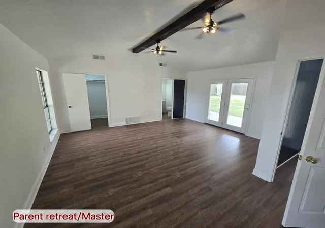 Photo 4 of Single family home for sale at 1018 Clark, Mexia, TX 76667 | MLS# 21252050 | Listing updated on 2026-08-24