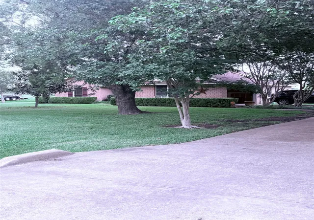 Photo 2 of Single family home for sale at 202 Castleridge Dr, Red Oak, TX 75154 | MLS# 21248803 | Listing updated on 2026-08-18