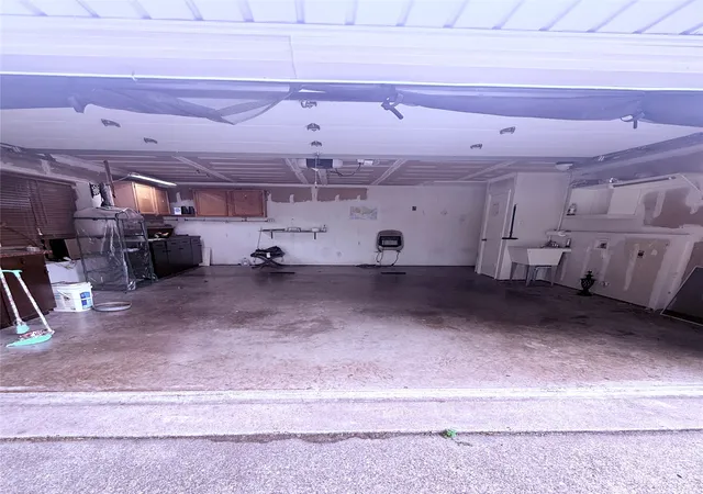 Photo 3 of Single family home for sale at 202 Castleridge Dr, Red Oak, TX 75154 | MLS# 21248803 | Listing updated on 2026-08-18