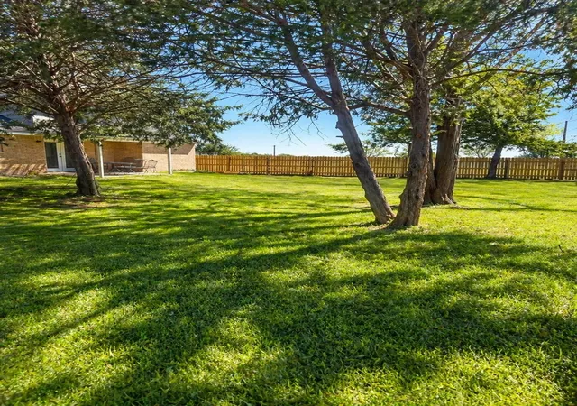 Homes for sale in Groesbeck, TX | 104 Cedar Creek Dr, Groesbeck, TX 76642 | MLS# 21252073