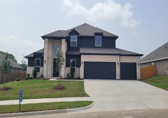 Photo 2 of Single family home for sale at 732 Candace Dr, De Soto, TX 75115 | MLS# 21252118 | Listing updated on 2026-08-26