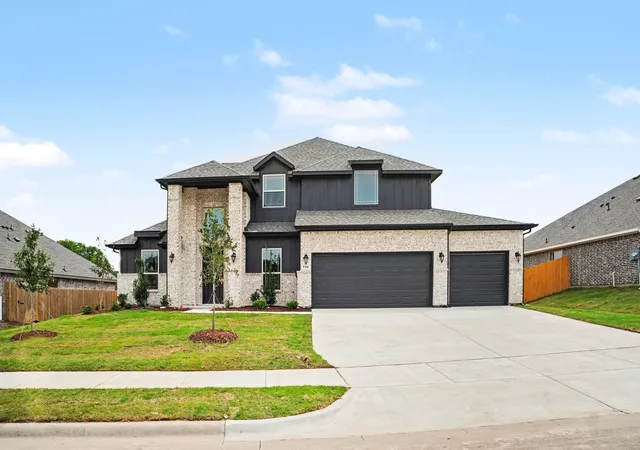 Photo 3 of Single family home for sale at 732 Candace Dr, De Soto, TX 75115 | MLS# 21252118 | Listing updated on 2026-08-26