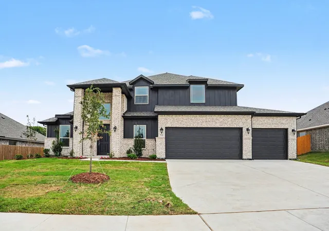 Photo 4 of Single family home for sale at 732 Candace Dr, De Soto, TX 75115 | MLS# 21252118 | Listing updated on 2026-08-26