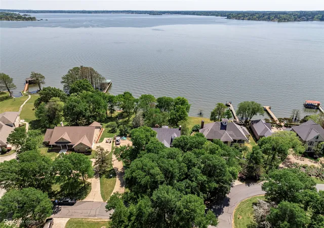 Homes for sale in Shreveport, LA | 2309 N Cross Dr, Shreveport, LA 71107 | MLS# 21252125