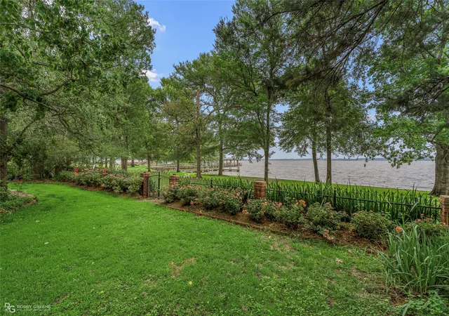 Homes for sale in Shreveport, LA | 2309 N Cross Dr, Shreveport, LA 71107 | MLS# 21252125