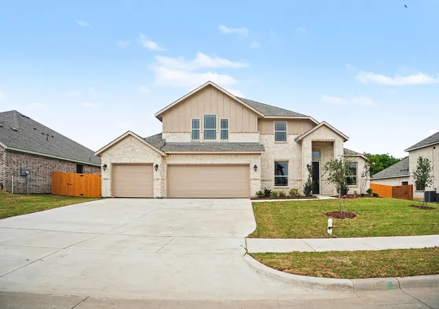 Photo 2 of Single family home for sale at 733 Candace Dr, De Soto, TX 75115 | MLS# 21252133 | Listing updated on 2026-08-26
